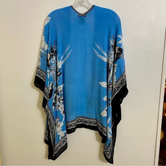Vince Camuto sz OS Woman’s Blue Floral Kimono Top, Duster, Swim Suit Cov… - Picture 4 of 5